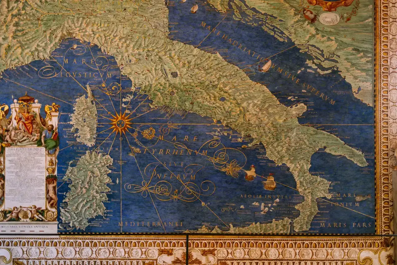 Carta geografica storica del Mediterraneo con l'Italia, affresco cartografico rinascimentale